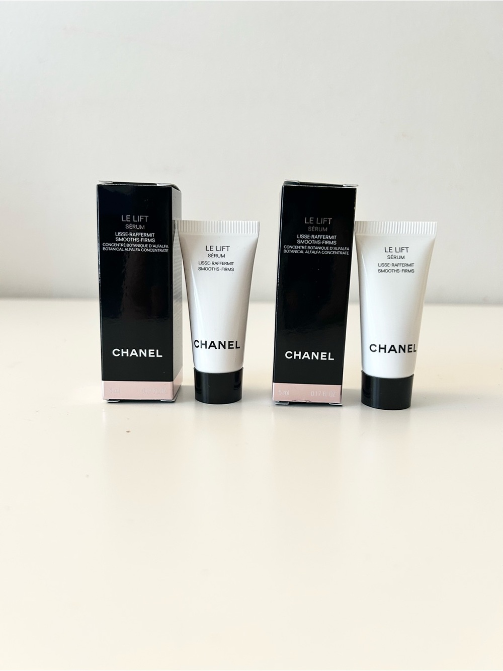 🌸CHANEL Le Lift Serum Deluxe Mini 5 mL x 2